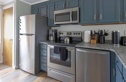 Snowshoe House | PR 36 - Spacious & dog-friendly summer getaway. Minutes to bike trails!