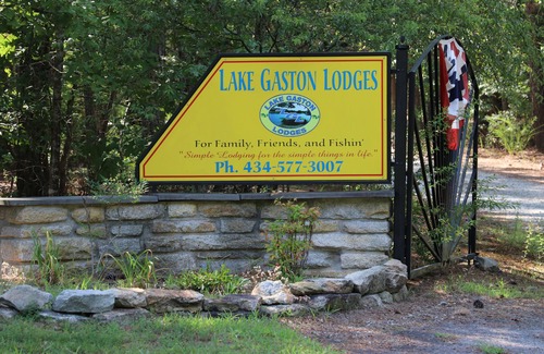 Gasburg Cabin | Pr Cabin at Lake Gaston~Memories Start Here