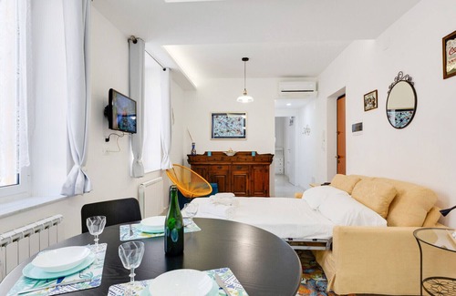 Pra' Apartment | PRA 'Lovely Modern Apartment x4 FREE PARKING
