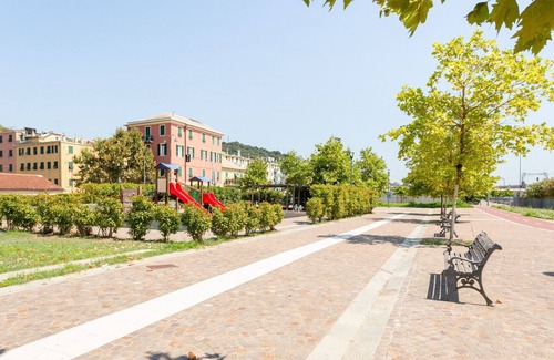 Pra' Apartment | PRA 'Lovely Modern Apartment x4 FREE PARKING