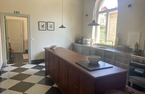 Wavre House | Prachtig landhuis Château Ravet in dorpje Bierges