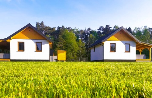Choczewo House | Practically furnished and child-friendly cottage near Lake Choczewskie.