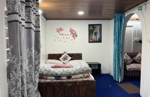 Mirik House | Pradhan Homestay Mirik - Homestay beside Mirik Lake
