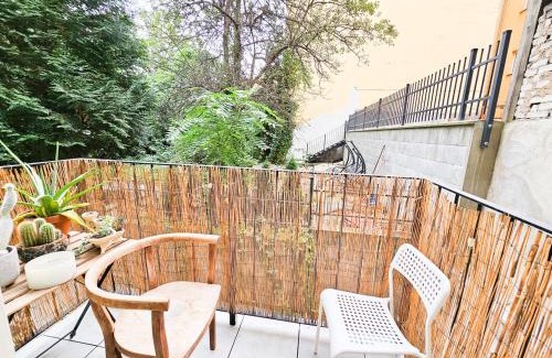 Zizkov Apartment | Prague Atmosphere - Modern Flat with Balcony