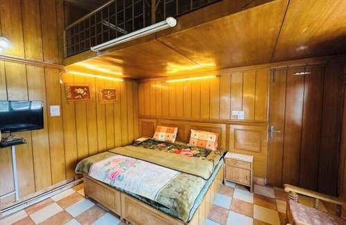 Delhi Cantonment Apartment | Prahar Mussoorie Mountain View