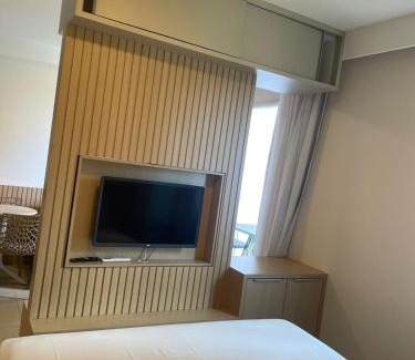 Praia do Canto Apartment | Praia do canto Apart Hotel - Apto 203 Varanda Lateral com Vista Mar