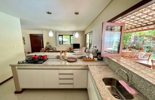 Acu da Torre House | Praia do Forte, cozy house with 4 bedrooms, swimming pool, wi-fi and gourmet area,