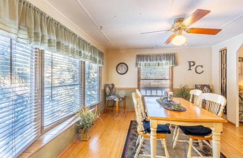 Rapid City House | Prairie Creek Cabin w/Hot tub