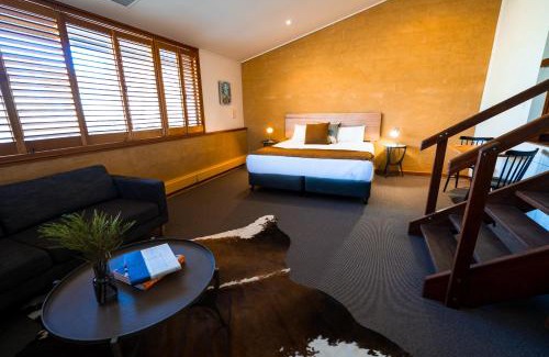 Parachilna Hotel | Prairie Hotel