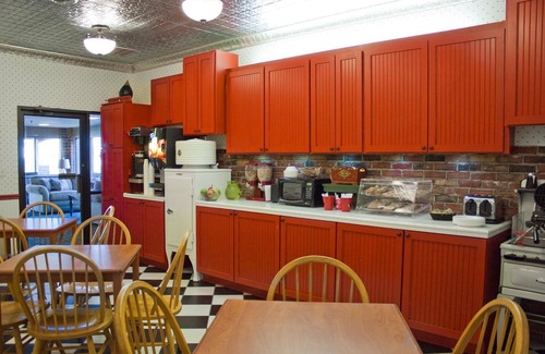 Vermillion Hotel | Prairie Inn