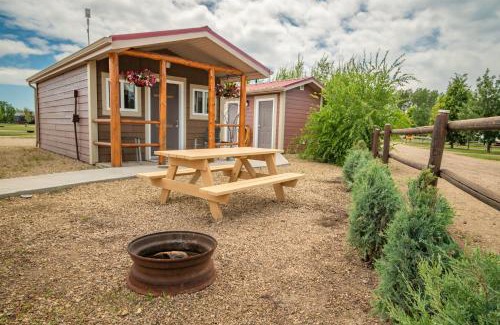 Stettler House | Prairie Junction Rustic Cabins Stettler