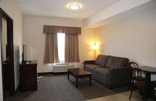 Macklin Hotel | Prairie Moon Inn & Suites Macklin