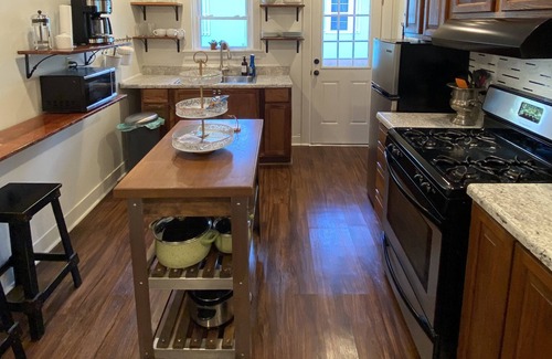 Prairie Grove House | ' Prairie Place ' The Comfy Cottage Duplex