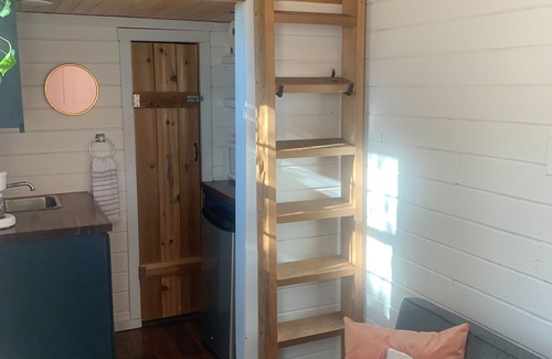 Rainbow Cabin | Prairie Rose Tiny House at Brazos House Retreat