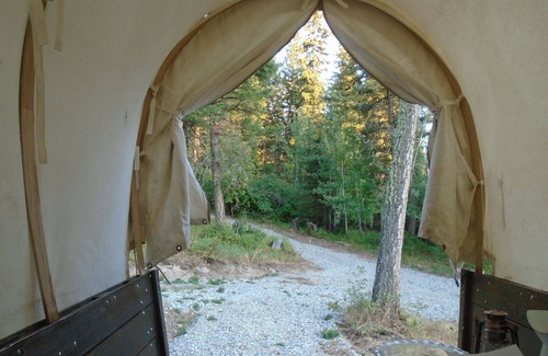 Eureka RV Rental | Prairie Schooner campsite 4 Caribou Trail Wagon Camp