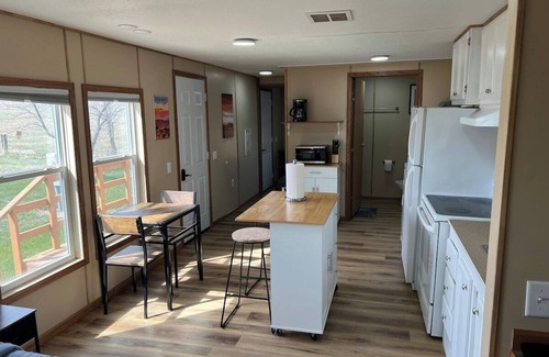Belfield Cabin | Prairie Tiny Home near TRNP