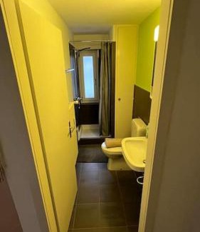 Reiden Apartment | Praktisches Zimmer mit Bad