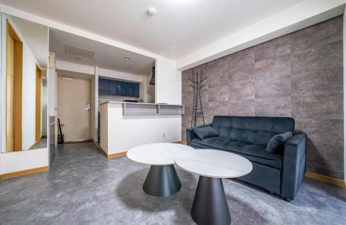 Chuo-ku Apartment | Praline