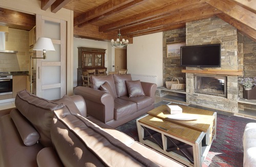 Gessa Apartment | Prat de Gessa Apartment by FeelFree Rentals