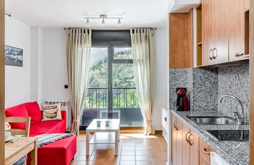 Soldeu Apartment | Prat de les Molleres, Soldeu apartment at the foot of the ski slopes (6 Pax)