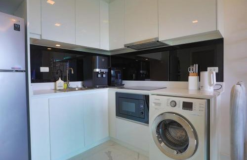 Pratumnak Hill Apartment | Pratamnak Pattaya Luxury Condo, Golf, Ocean View
