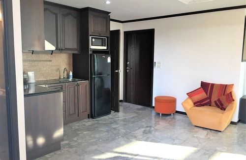 Pratumnak Hill Condo | Pratumnak 1 bed with sea view at Siam Oriental Twins