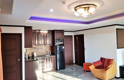 Pratumnak Hill Condo | Pratumnak 1 bed with sea view at Siam Oriental Twins