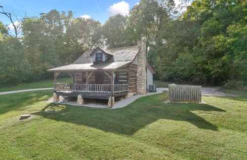 West Union Cabin | Pre-Civil War Cabin w/Modern Amenities Nestled In The Foothills of Adams County