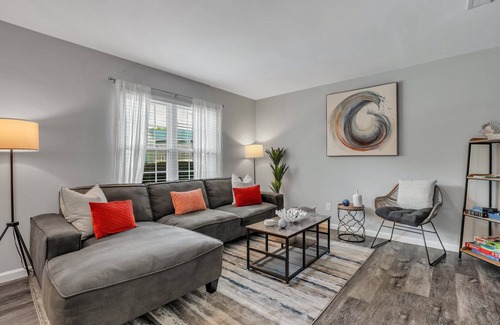 Charleston House | Pre filled title