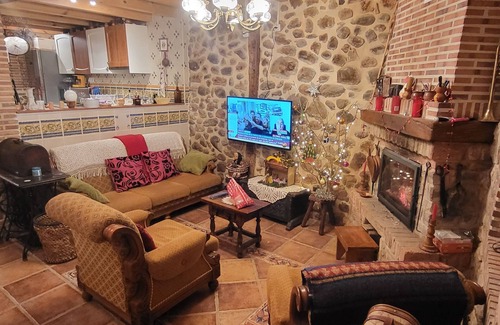 San Martin de Valdetuejar House | Preciosa Casa con Barbacoa Chimenea y Piscina