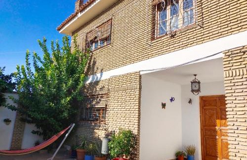 San Jeronimo House | Preciosa casa grande con patio en Sevilla 8PAX