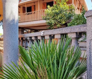 Casarrubios del Monte Villa | Preciosa villa para grupos grandes con piscina y BBQ