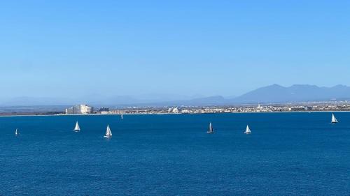 Almadraba-Canyelles Apartment | Precioso apartamento con vistas espectaculares de la Bahia Roses AV-48