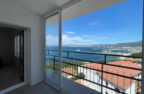 Almadraba-Canyelles Apartment | Precioso apartamento con vistas espectaculares de la Bahia Roses AV-48