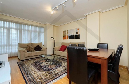 Gijon Apartment | Precioso apartamento en primera linea de playa, cerca del centro de la ciudad