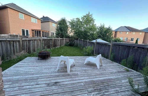 Richmond Hill House | Precious family friendly 4 bd , mins walk to wilcox lake.