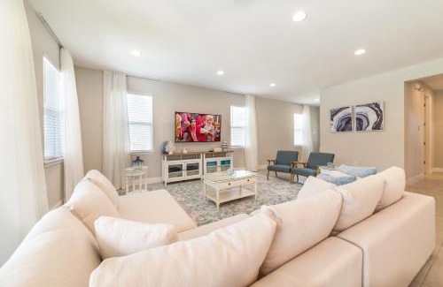 West Kissimmee House | Precious Home Near Disney With Private Pool, Theater Room And Waterpark & Resort Access At Encore Resort Reunion - 7449Mr
