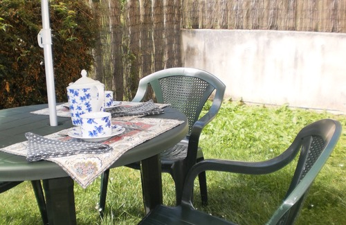 La Portilla Apartment | PRECIOUS LOW WITH SOUTH FACING GARDEN, 100M. MUD BEACH