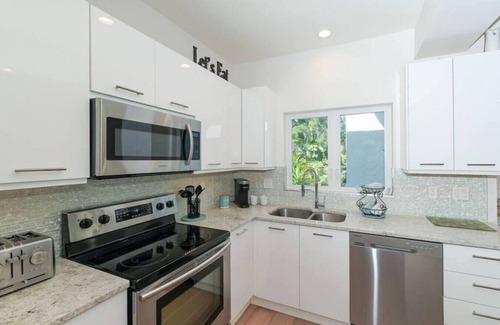 Saint Armands Key House | Precise Realty presents The Banyan Breeze