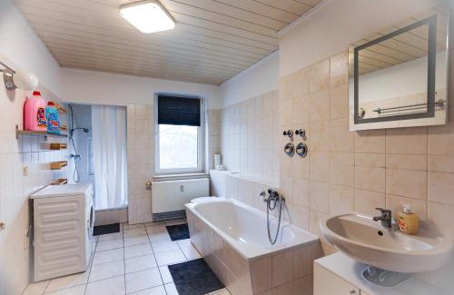 Neupetershain Nord Apartment | Preiswerte Apartments für Monteure, WLAN, Smart-TV & kostenfreie Parkplätze