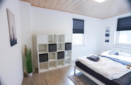 Neupetershain Nord Apartment | Preiswerte Apartments für Monteure, WLAN, Smart-TV & kostenfreie Parkplätze