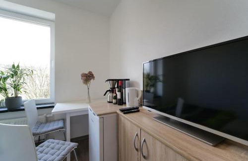 Aue Apartment | Preiswertes modernes Gästezimmer in Aue Bad-Schlema