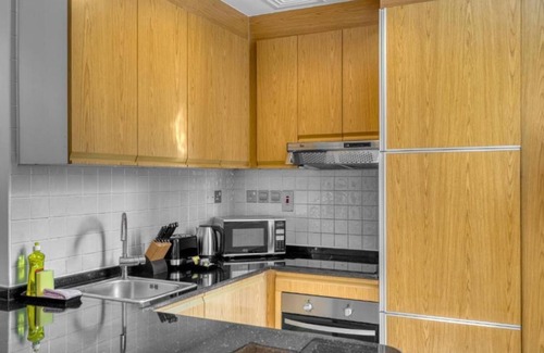 Umm Suqeim 3 Apartment | Premier 1 BR at Al Thanyah Street, Barsha Heights