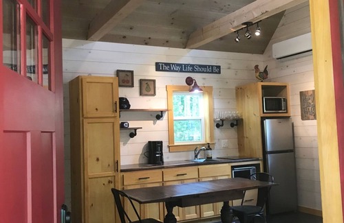 Bristol Cottage | Premier Cottage, #3, w/NEW ADDITION! Now Sleeps 8, Pets Free