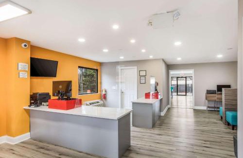 Town Center Hotel | Premier Extended Stay