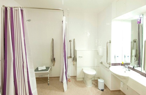 Bont Newydd Hotel | Premier Inn Caernarfon