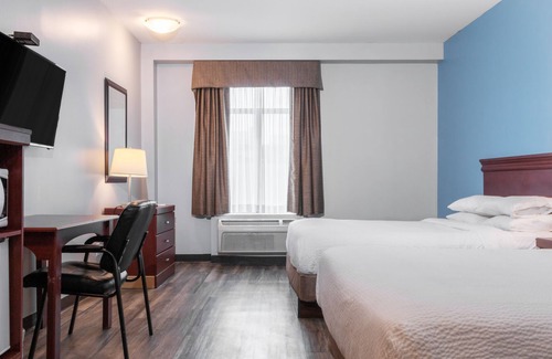 Central Hamilton Hotel | Premier Inn - Downtown Hamilton