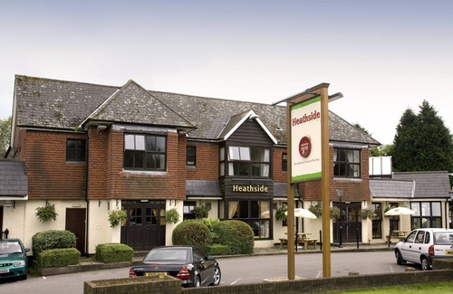 Tadworth Hotel | Premier Inn Epsom South