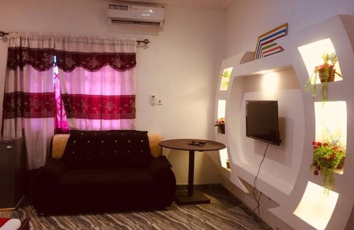 Gomoa House | Premier Inn Guest House and Event Centre-Gomoa Potsin, Kasoa -Winneba Road