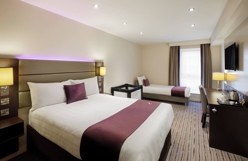 Leicester Hotel | Premier Inn Leicester North West